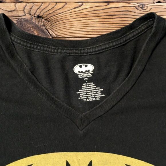 Retro Women's Batman DC Comics Large Cosplay Shirt - Picture 3 of 5